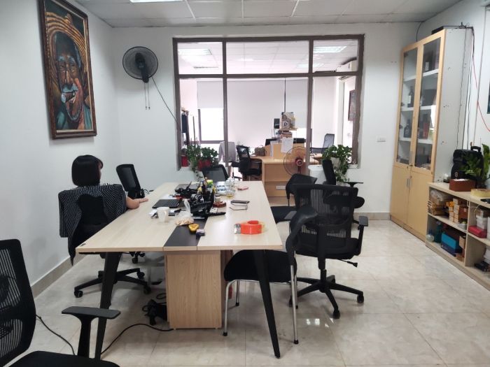 Chính chủ cho thuê nhà kinh doanh tầng 1 và văn phòng tầng 2 tại nhà số 34 ngõ 10 Nguyễn Văn Huyên Cầu giấy. 
