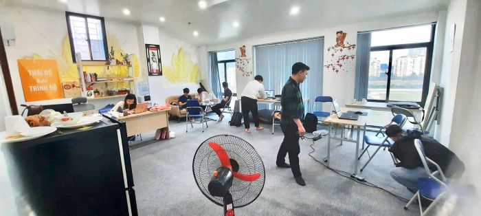 Chính chủ cần cho thuê phòng sàn 50m2 - 112 Mễ Trì Hạ - View kangnam 