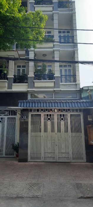 Chính chủ cần bán nhà 1 trệt 3 lầu tại quận Tân Phú HCM.