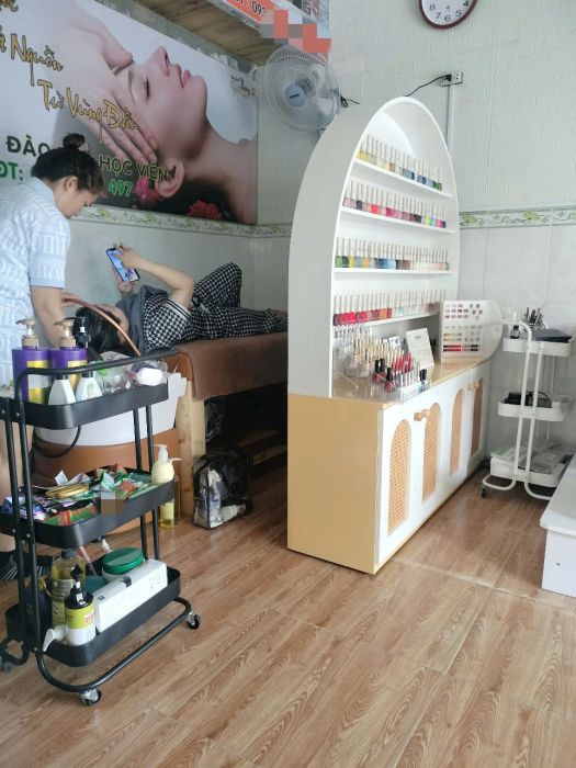 Cần sang tiệm Nails Mặt tiền đường Huỳnh Thị Hai 