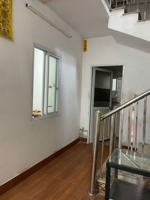 Chính chủ cho thuê nhà 2 tầng ngõ mai hương phố bạch mai