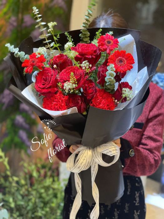 TUYỂN SINH HỌC VIÊN CẮM HOA TẠI SOFIE FLORIST
