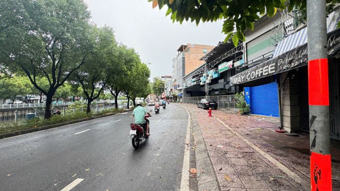CẦN SANG NHANH NHÀ HÀNG TÂN BÌNH  MẶT TIỀN