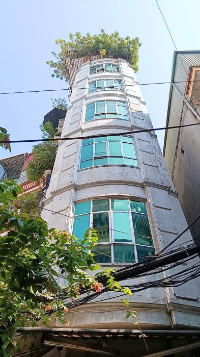 HIẾM NHÀ BÁN - MẶT NGÕ THAI HÀ - Ô TÔ ĐỖ CỬA – 13 PHÒNG KHÉP KÍN - DÒNG TIỀN KHỦNG - GIÁ ĐẦU TƯ.